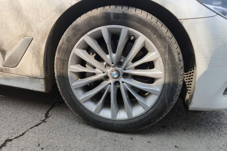 Used BMW 5 Series 2019 Facelifted 530Li Leading Edition Luxury Package Exterior 7