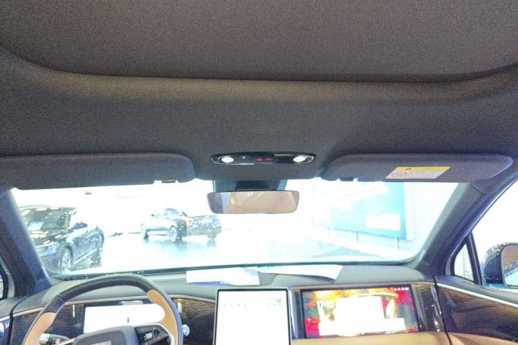 Used Geely Galaxy L7 2024 1.5T 115 km MAX Dragon Edition Headliner