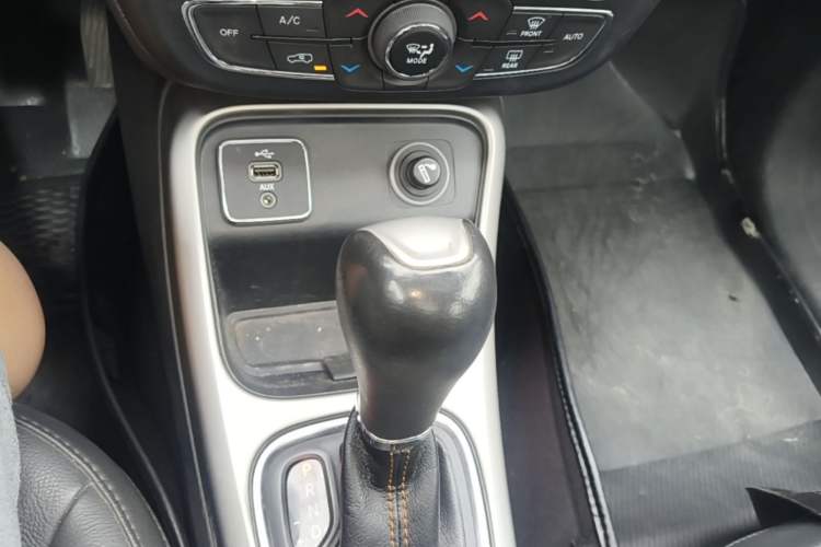 Used Jeep Compass 2017 200T Automatic Family Edition
