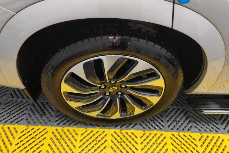 Used Hima AITO M7 2024 1.5T Intelligent Driving 4WD Max Edition 5 Seats
