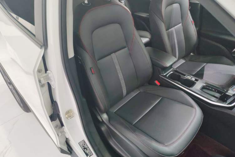 Used Chevrolet Trax 2022 Encore RS 1.5T CVT Cool Right Front Seat