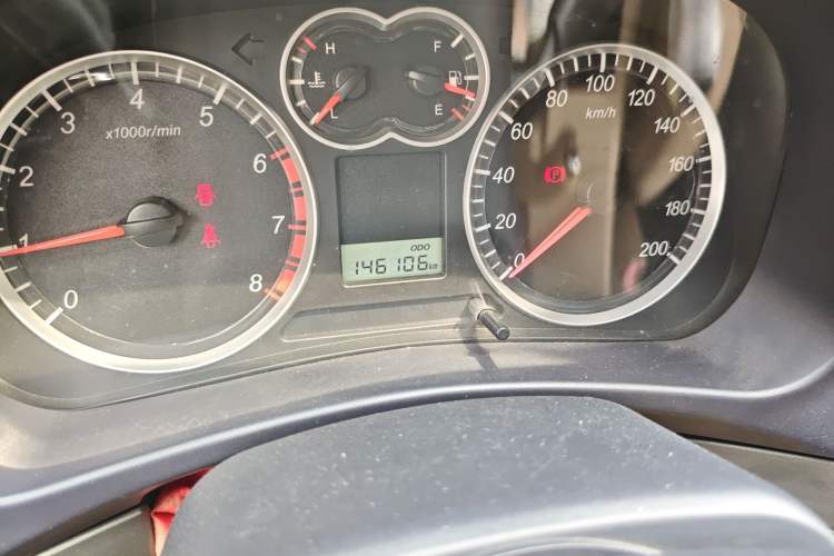 Used Haval H5 Classic 2010 European-style 2.0L Two-Wheel Drive Model with Sunroof