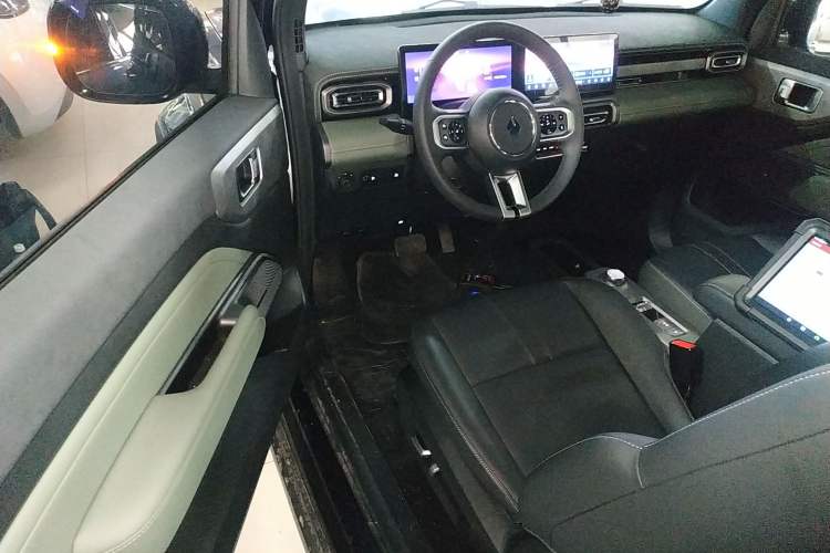 Used Baojun Spark 2024 Intelligent Premium Edition Driver Seat