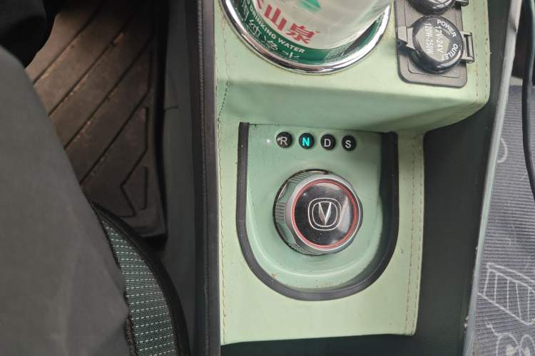 Used CHANGAN OSHAN Benni E-Star 2021 National Edition Colorful Version Lithium Iron Phosphate (31.18 kWh) Gear Lever