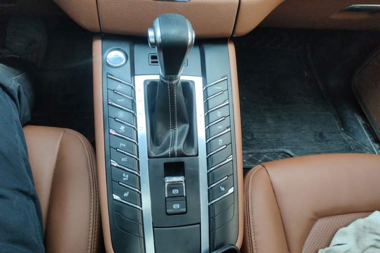 Used Zotye SR9 2017 2.0T Automatic Ultimate Edition
