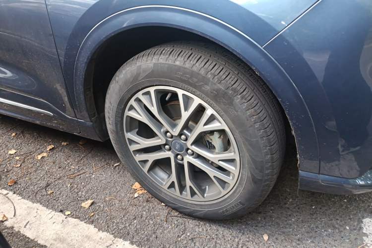 Used Ford Escape 2020 EcoBoost 245 Four-Wheel Drive Luxury Edition
