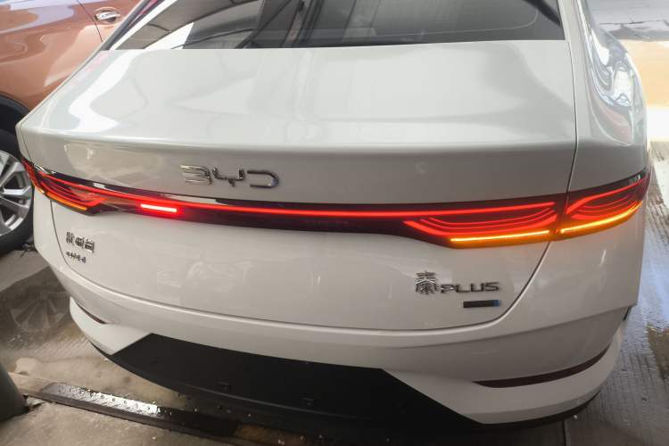 Used BYD Qin PLUS 2025 DM-i Smart Drive 120KM Superior Model
