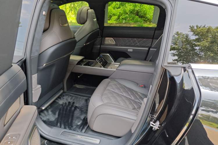 Used Nio ET9 2025 100 kWh
