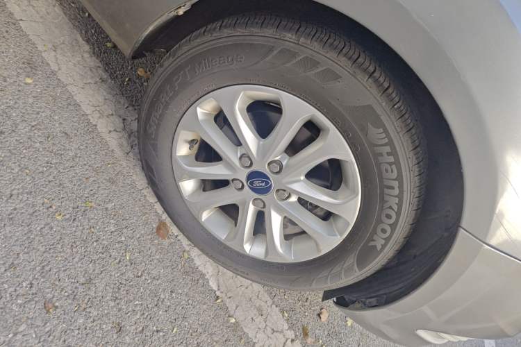 Used Ford Focus 2012 Sedan Classic 1.8L Automatic Fashion Edition