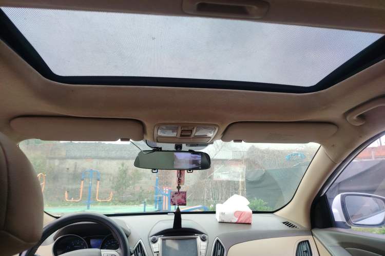 Used Hyundai ix35 2013 2.0L Automatic Two-Wheel Drive Smart GLS China IV Standard