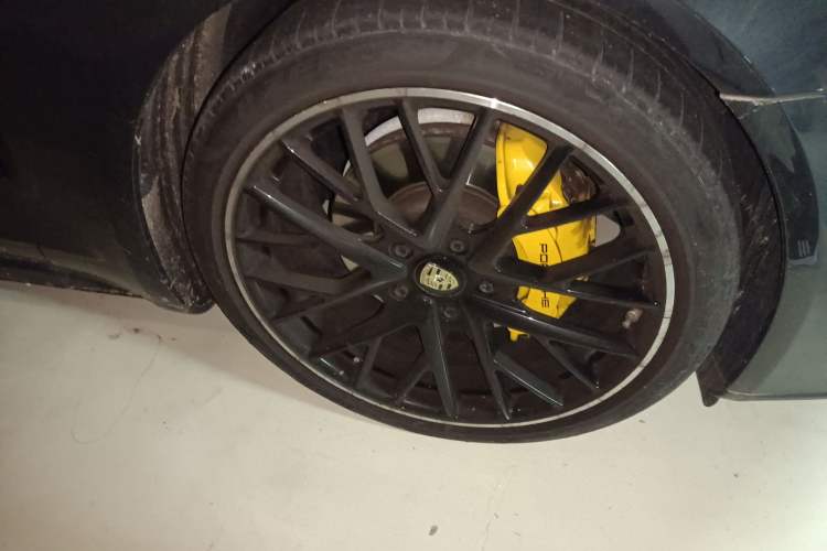 Used Porsche Panamera 2022 Panamera 2.9T Right Front Wheel Hub