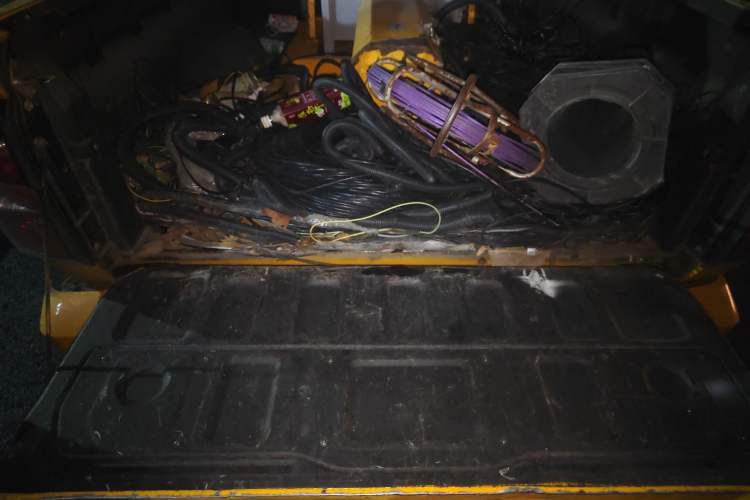 Used Great Wall King Kong Poer 2022 2.0T Manual Diesel Two-Wheel Drive Navigation Version with Long Bed – GW4D20M Trunk