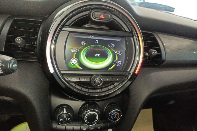 Used MINI MINI 2016 1.5T COOPER
