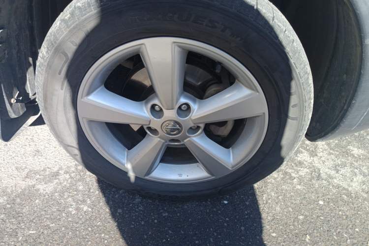 Used Nissan Qashqai 2012 2.0 XV LE CVT 2WD Right Front Wheel Hub