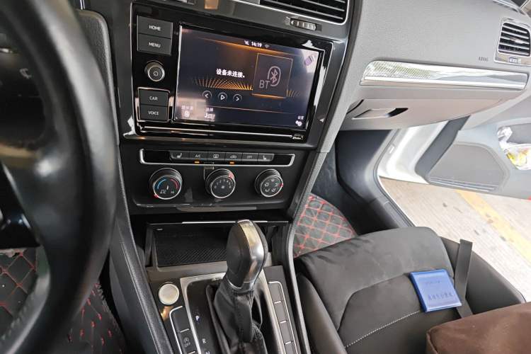 Used Volkswagen Golf 2019 280TSI DSG Luxury Version China VI Standard Audio And AC Panel