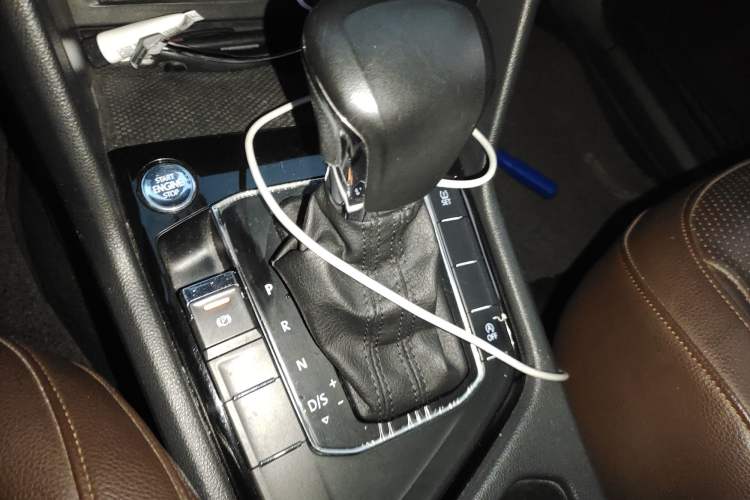 Used Volkswagen Tiguan L 2018 330TSI Automatic Two-Wheel Drive Luxury Edition Gear Lever