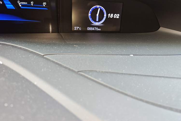 Used Honda Civic 2014 1.8L automatic luxury edition Odometer Close Up