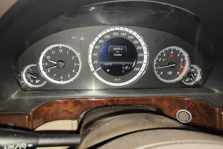 Used Mercedes-Benz E-Class 2013 E 260 L CGI Elegant Model
