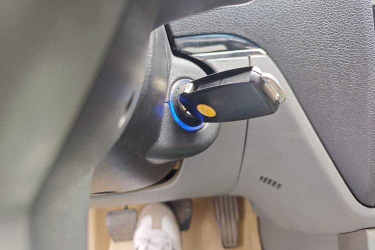 Used Geely Auto Classic Emgrand 2013 Sedan 1.5L Manual Entry-Level Model Vehicle Key