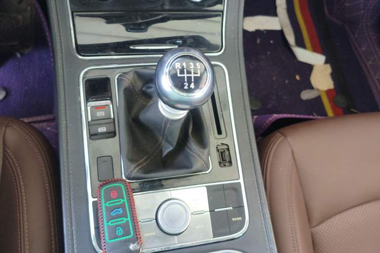 Used Zotye T600 2016 Sport Edition 1.5T Manual Prestige Model Gear Lever