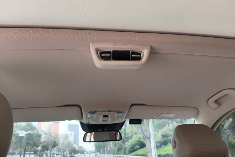 Used Mercedes-Benz V-Class 2022 V 260 Avantgarde Edition Headliner