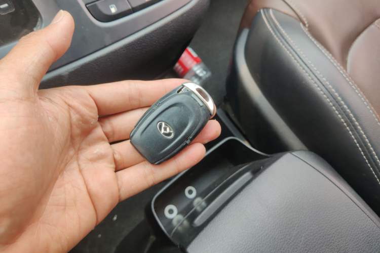 Used SAIC MAXUS G10 2018 PLUS 2.0T Automatic Luxury Executive Edition Vehicle Key