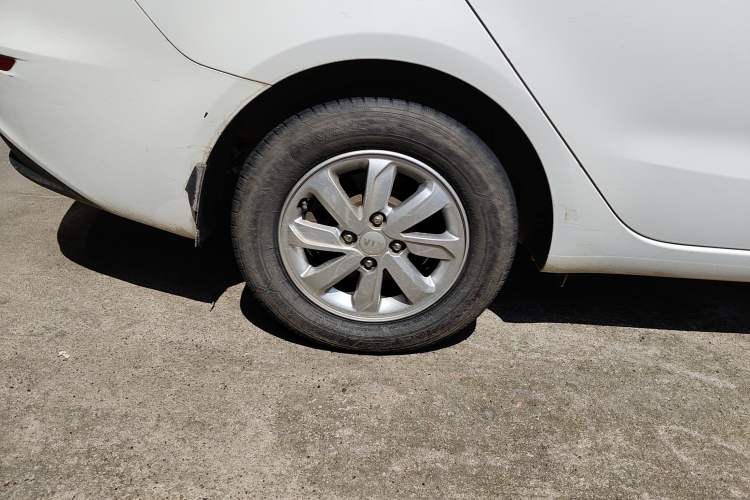 Used Kia K2 2015 Sedan 1.4L MT GLS