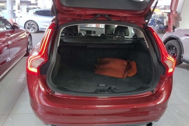 Used Volvo V60 2014 T5 Zhiyi Edition