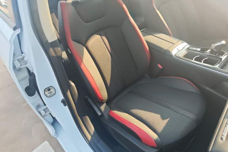 Used Dongfeng Aeolus Yixuan MAX 2023 1.5T Super-Powered Dad Edition
