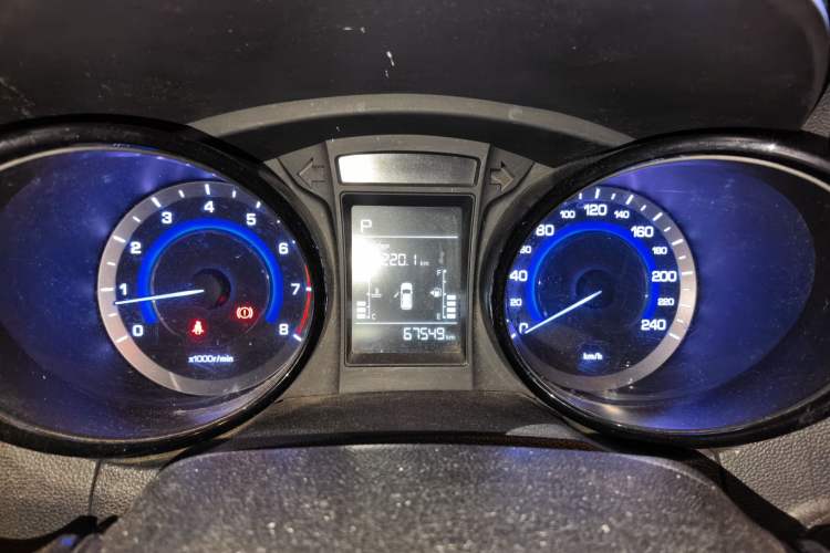 Used CHANGAN CS15 2016 1.5L Automatic Fashion Edition Instrument Cluster