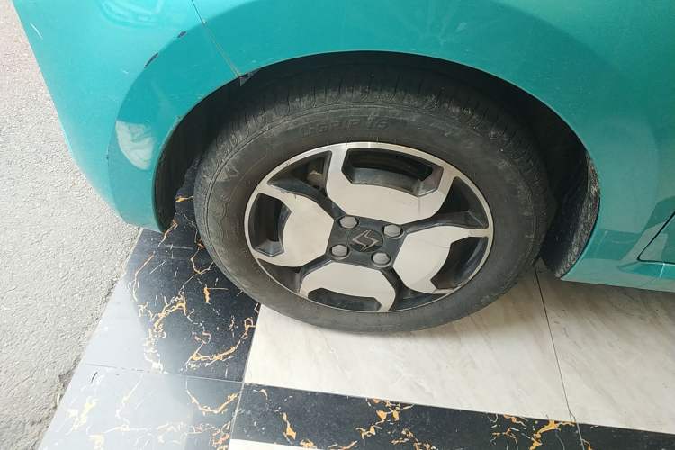 Used SOL E10X 2022 Flower Fairy Style Baby's Breath Left Front Wheel Hub