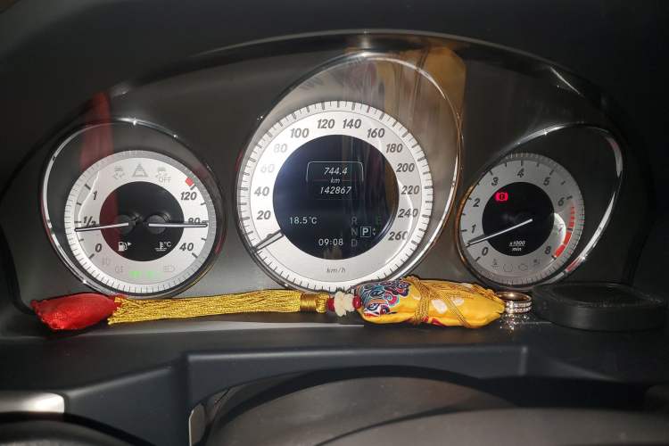 Used Mercedes-Benz GLK-Class 2013 GLK 300 4MATIC Dynamic Sunroof Model