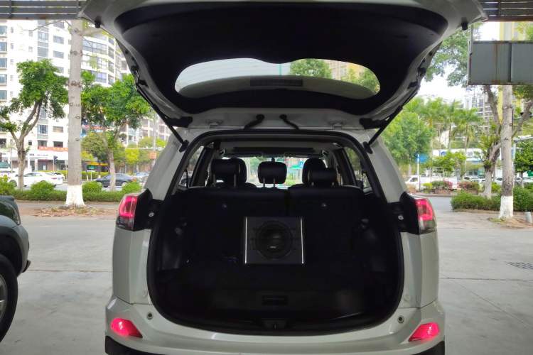 Used Toyota RAV4 2019 2.0L CVT Two-Wheel Drive Pioneer Edition China V Standard
