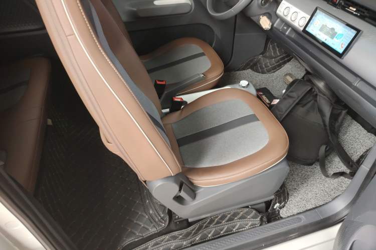 Used Wuling Hongguang MINIEV 2022 GAMEBOY 200km Gaming Edition with Lithium Iron Phosphate Right Front Seat