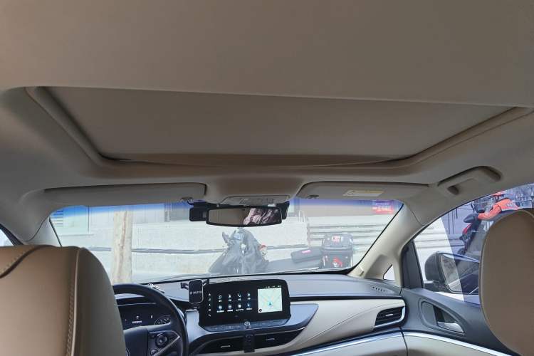 Used Buick GL8 2023 Land Executive Class 652T Smart Luxury Model
