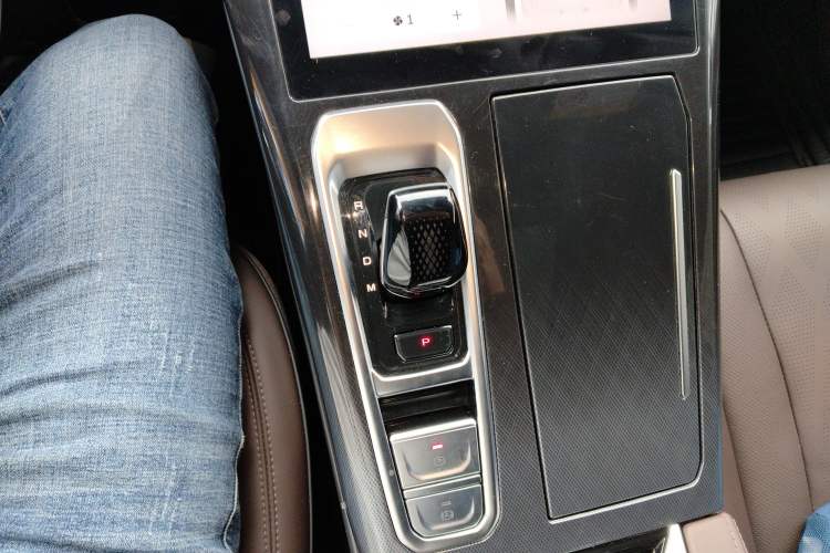 Used Wey Mocha 2021 2.0T Two-Wheel-Drive Ultra-Strong Version
