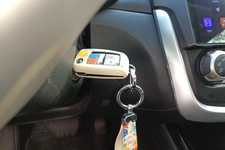 Used Nissan Tiida 2016 1.6L CVT Cool Dynamic Edition
