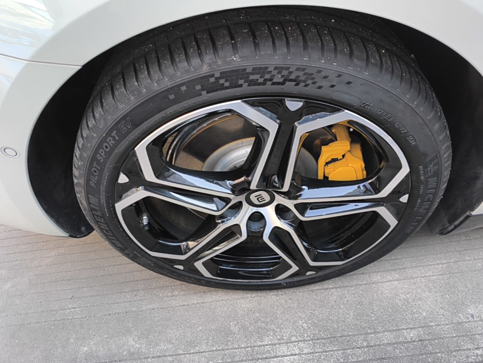 Xiaomi Auto SU7 2024 Rear-Drive Long-Range Intelligent Driving Version — снимка 11