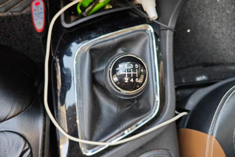 Used Soueast DX7 2018 1.5T Manual Luxury Model Gear Lever