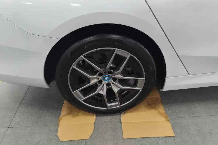 Used BMW i5 2024 eDrive 35L Luxury Package