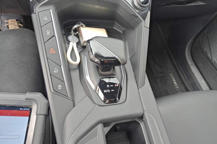 Used Lynk & Co 06 2023 Remix 1.5T JinPro Gear Lever