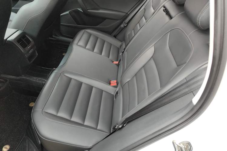 Used Volkswagen Tharu 2019 330TSI Four-Wheel Drive Luxury Edition China VI Standard Left Rear Seat