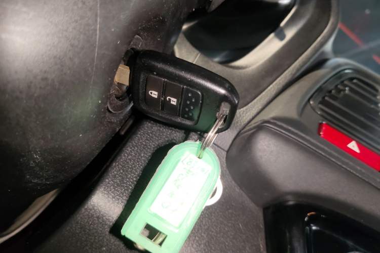 Used Honda Vezel 2015 1.5L CVT two-wheel drive Comfort trim Vehicle Key