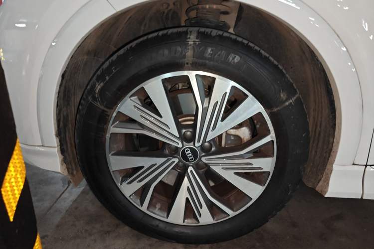 Used Audi Q4 e-tron 2023 40 e-tron Adventure Edition Exterior 4