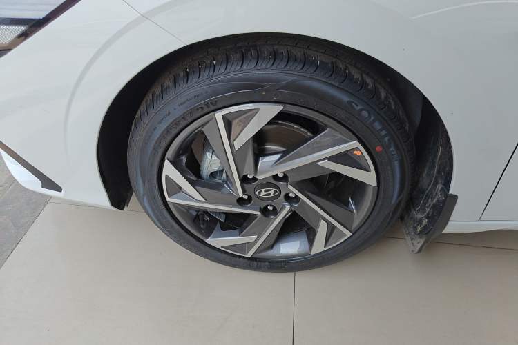 Used Hyundai Elantra 2023 1.5L CVT GLX Elite Edition Exterior 4