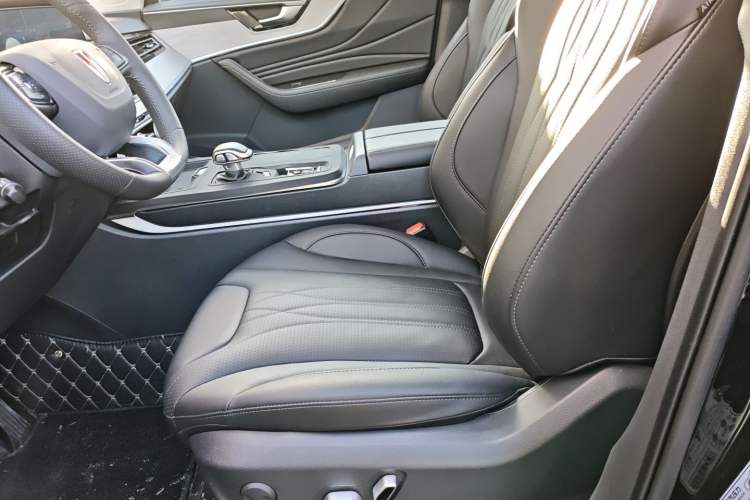 Used Hongqi HS5 2025 2.0T Two-Wheel Drive 600 000-Vehicle Commemorative Edition