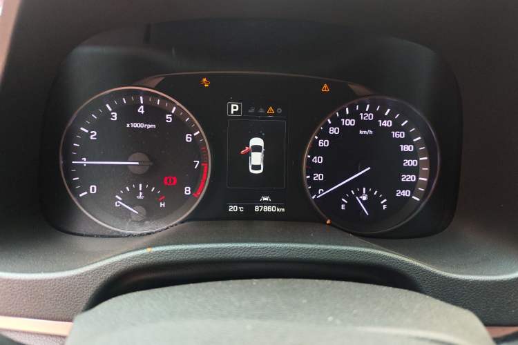 Used Hyundai Elantra (6th Generation / Lingdong) 2016 1.6L Automatic ZhiXuan · Flagship Edition
