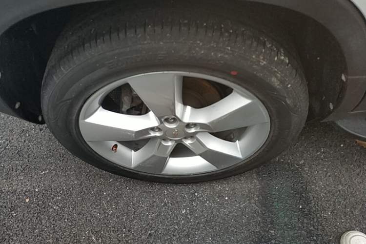 Used Chevrolet Trax 2016 1.4T Automatic Two-Wheel Drive Luxury Version Right Rear Wheel Hub