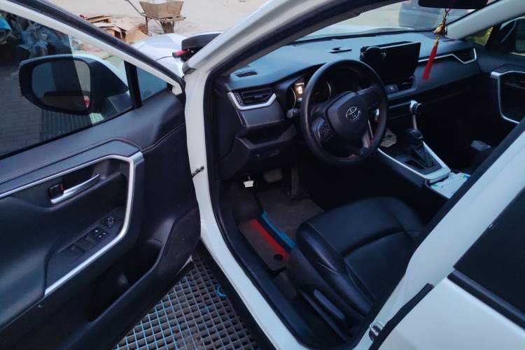 Used Toyota Wildlander 2022 2.0L CVT Two-Wheel Drive Leading Edition Driver Seat