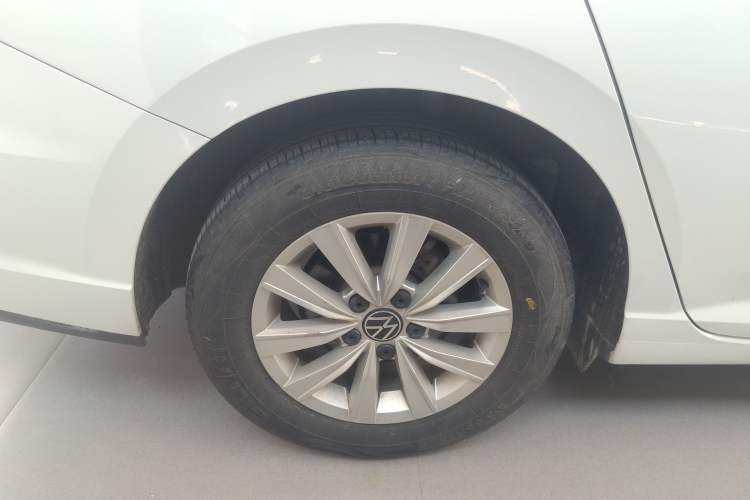 Used Volkswagen Lavida 2023 1.5L Automatic De Yi Edition Right Rear Wheel Hub
